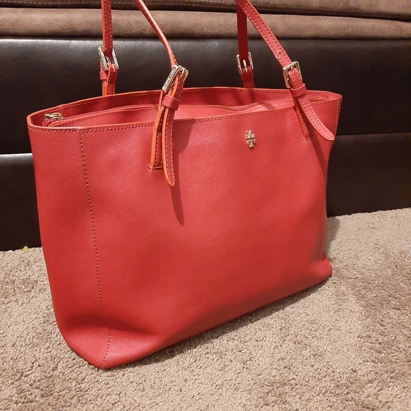 Tory Burch Handbags - Tory Burch tote shoulder laptop bag